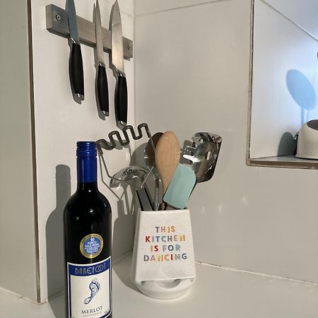 Unique Clifton Apartment On Historic Crescent Бристол Екстериор снимка