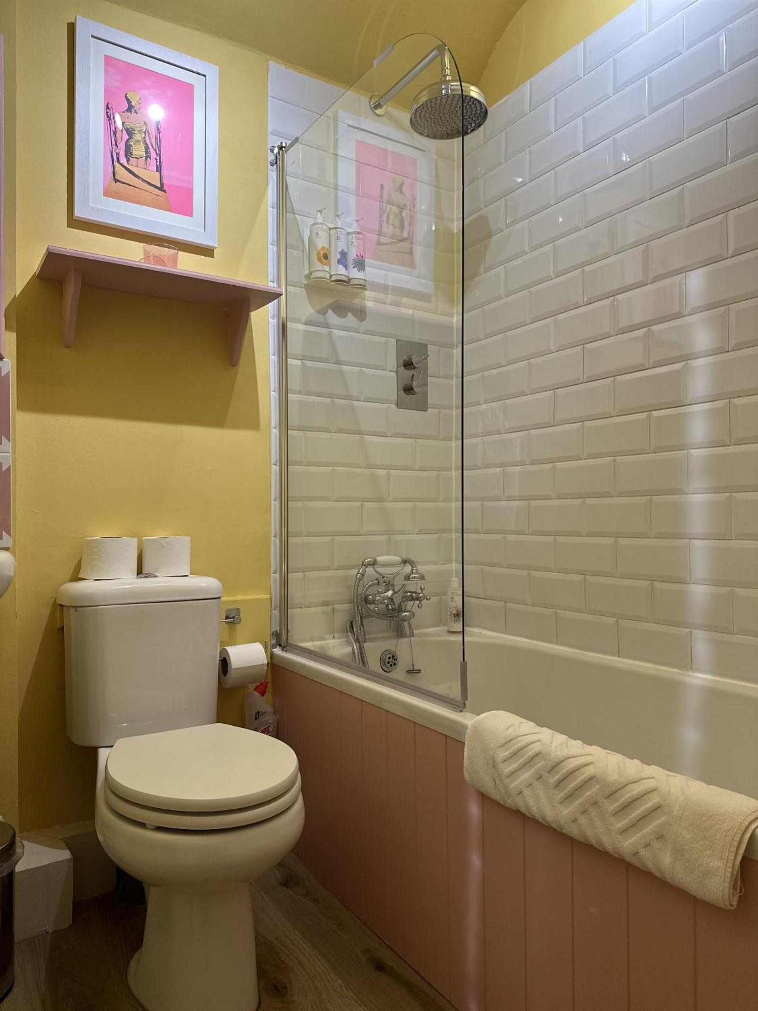 Unique Clifton Apartment On Historic Crescent Бристол Екстериор снимка