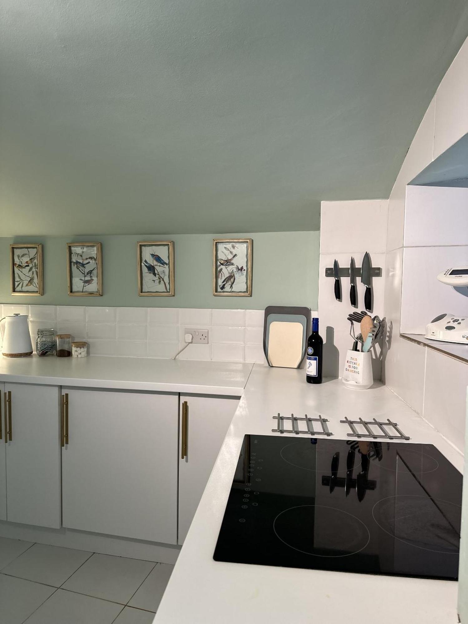 Unique Clifton Apartment On Historic Crescent Бристол Екстериор снимка
